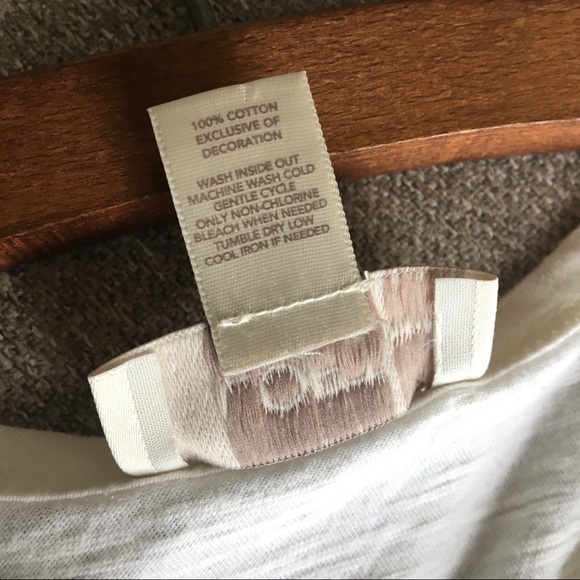 ⚪ LOFT embroidered tank top - Picture 11 of 16